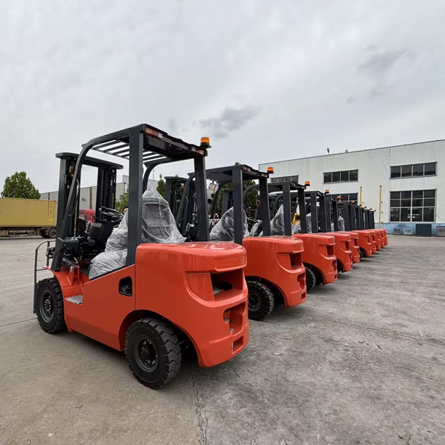 Fuel-powered Counterbalance Forklift