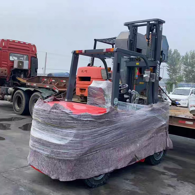Fuel-powered Counterbalance Forklift Fuel-powered Counterbalance Forklift