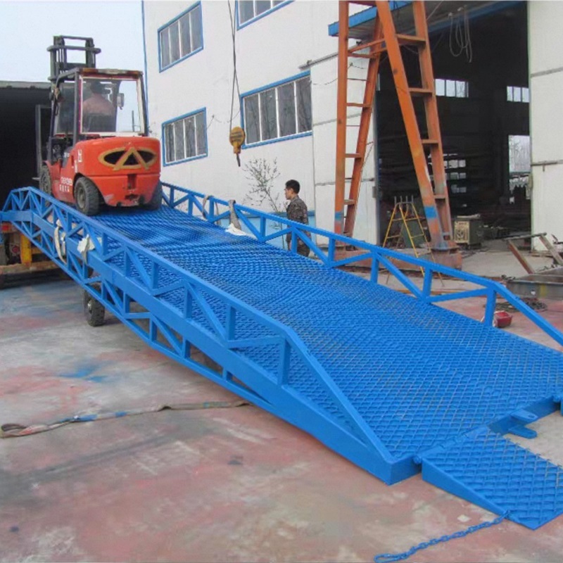 Mobile-Dock-Leveler-1.jpg