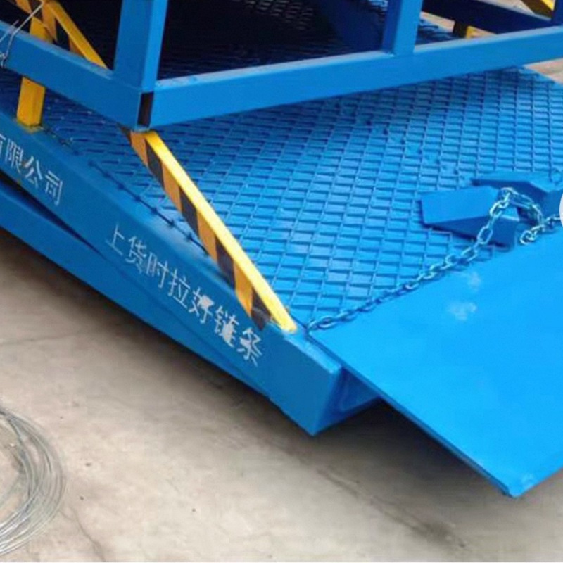 Mobile-Dock-Leveler-2.jpg