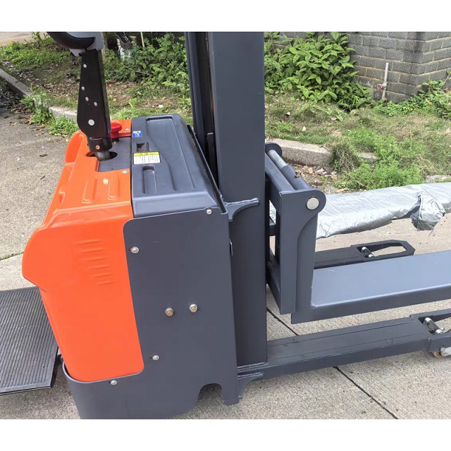 Double-lift-stacker.jpg Double-lift-stacker.jpg