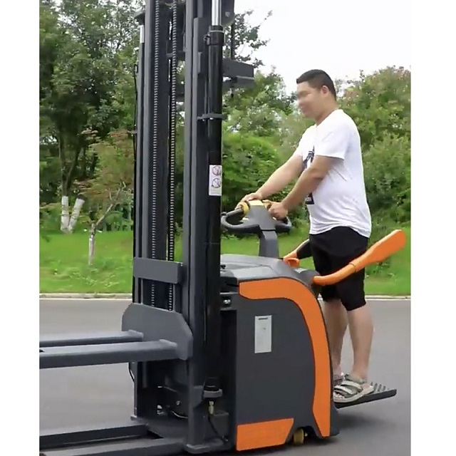 Station driven stacker truck.jpg Station-driven-stacker-truck-2.jpg