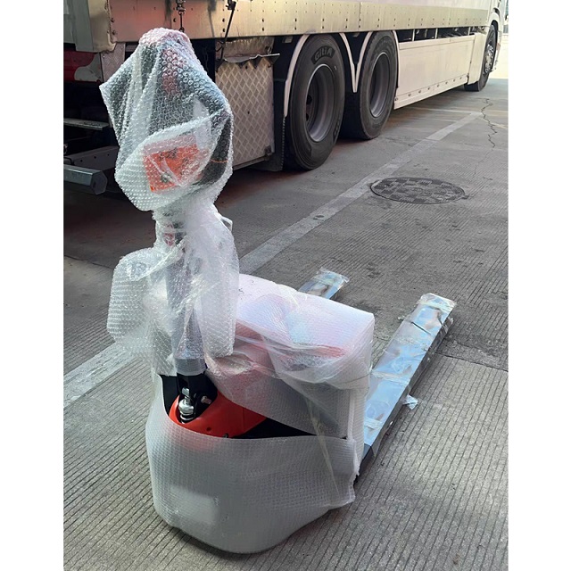 F4 Electric Pallet Truck Optional dual batteries with dual chargers.jpg Electric-Pallet-Truck-Optional-dual-batteries-with-dual-chargers-2.jpg