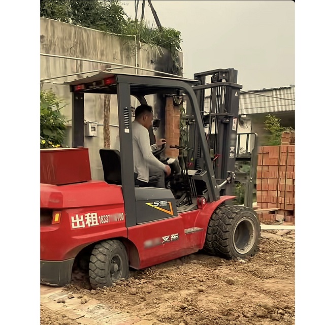 Forklift stuck vehicle rescue.jpg Forklift-stuck-vehicle-rescue-2.jpg