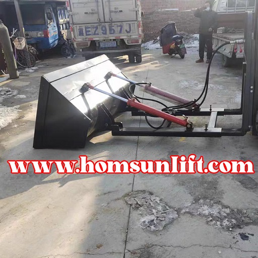 Pushing snow shovel.jpg Forklift-hydraulic-bucket,-mud-shovel,-snow-shovel,-accessory-installation.jpg