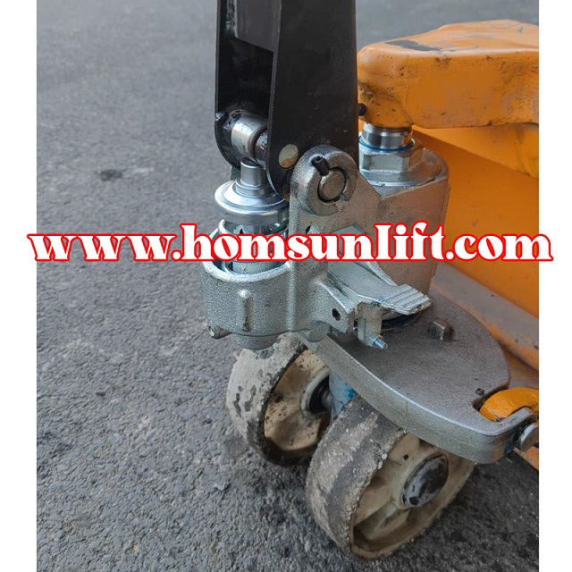 BF Type Manual Pallet Jack Oil Cylinder2-2.5-3-5.jpg 2-2.5-3-5-ton-manual-forklift-oil-cylinder-replacement-3.jpg