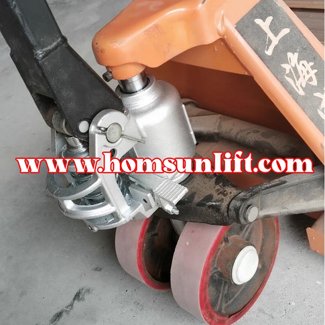 BF Type Manual Pallet Jack Oil Cylinder2-2.5-3-5.jpg 2-2.5-3-5-ton-manual-forklift-oil-cylinder-replacement-2.jpg